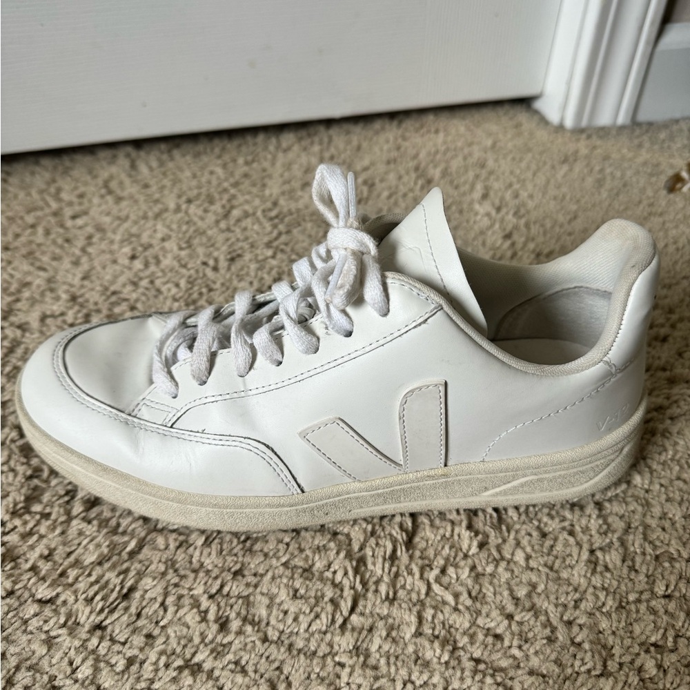 Veja V-12 Low Rise Sneakers